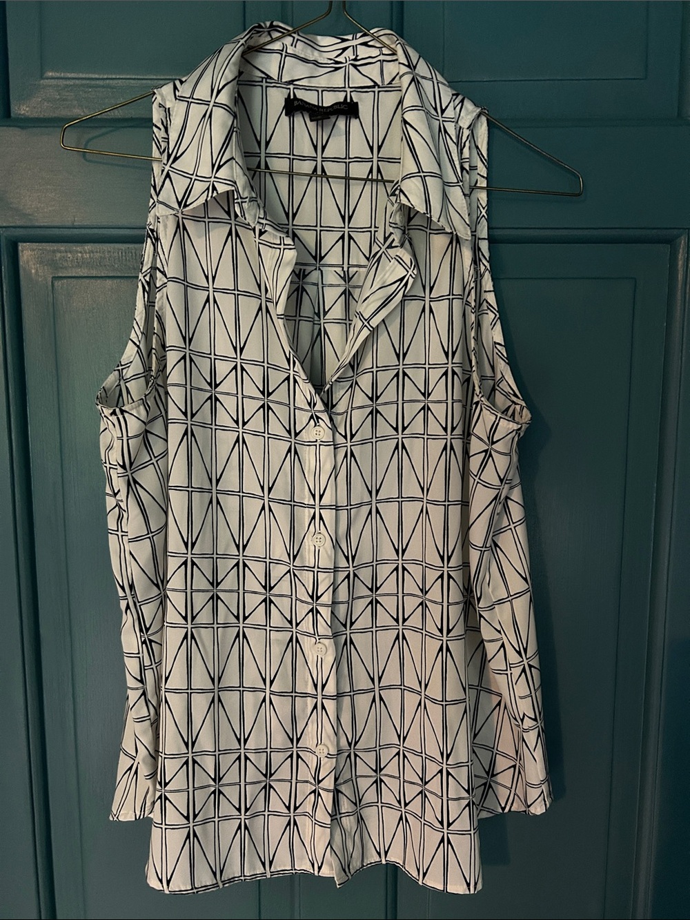 Banana Republic Geometric Sleeveless Button-Down Top